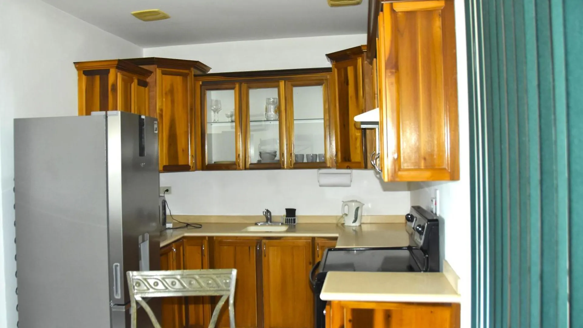 Embassy Royale Daire Kingston 0*,  Jamaika