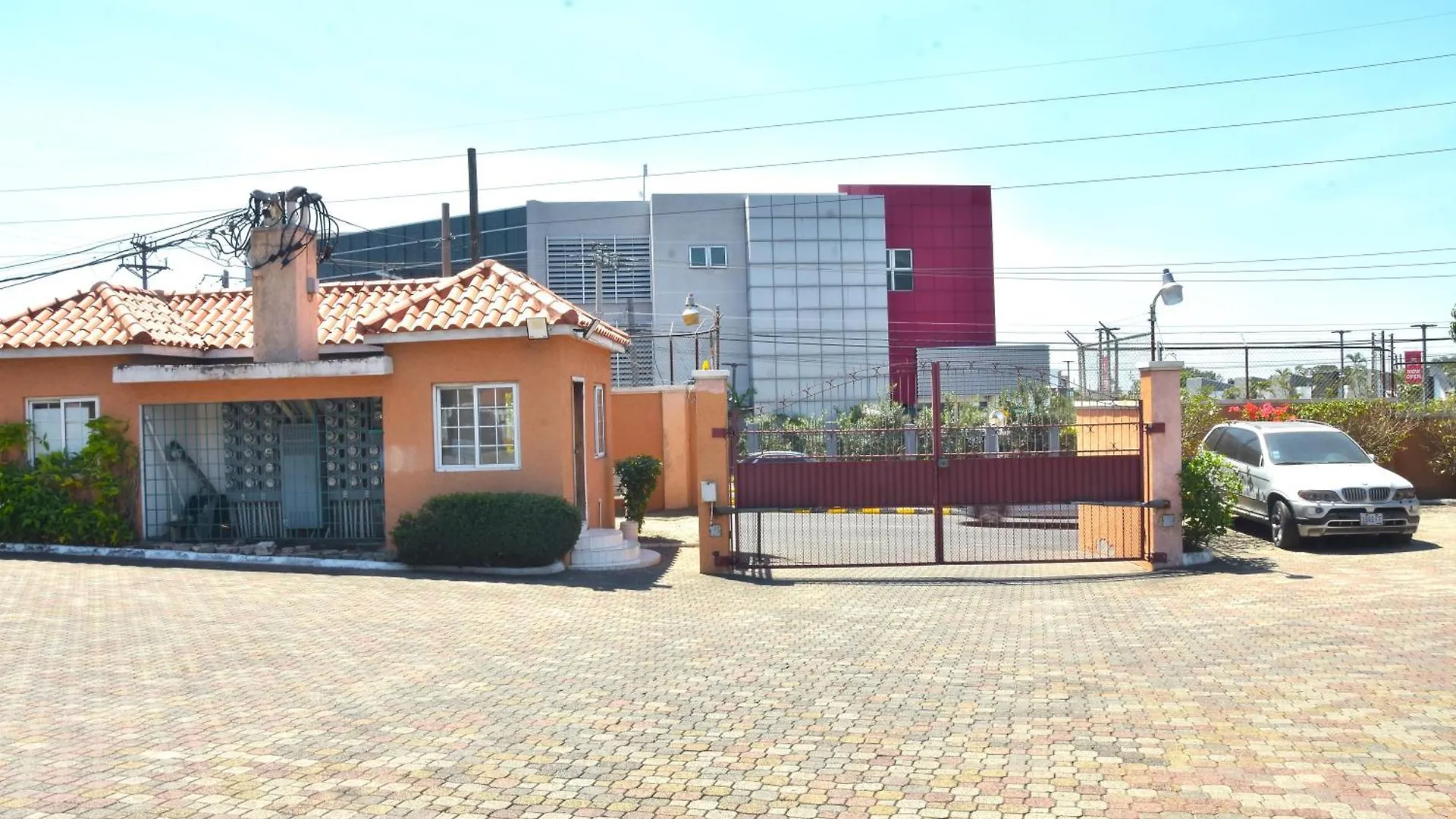 Embassy Royale Daire Kingston