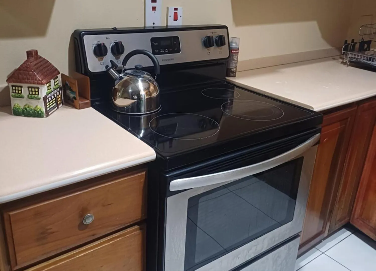 Embassy Royale Apartment Kingston
